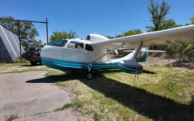 Man stumbles upon unique amphibious airplane in New Mexico desert, 'holy moly'