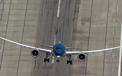 Boeing 787-9 Dreamliner pilot somehow takes off vertically in jaw-dropping display of prowess