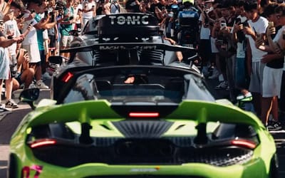 Modball rally storms Barcelona as Lambos lead a pack of supercars through the city’s streets