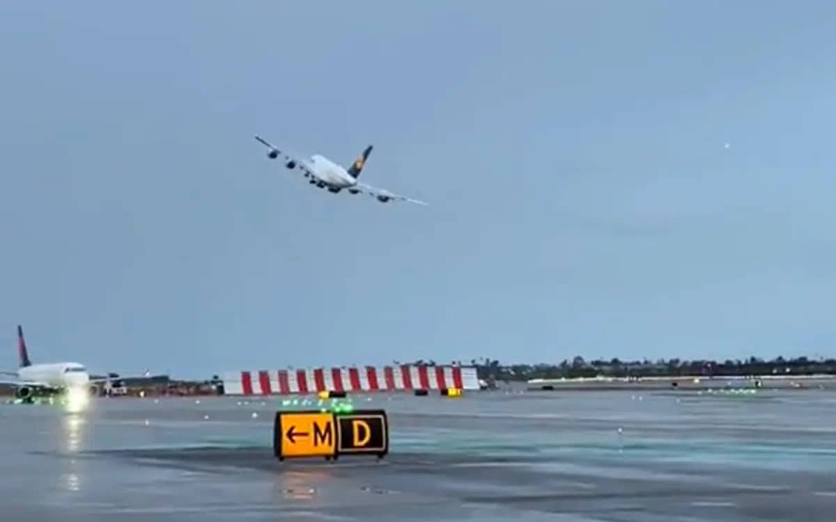 airbus-a380-breathtaking-maneuver