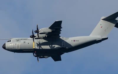Airbus A400M stuns crowd as it takes off at 'angle that shouldn't be possible'