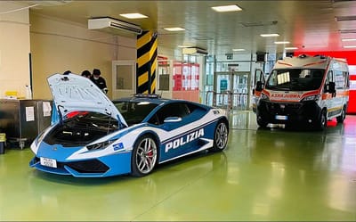 Italian police use Lamborghini to drive 435 miles in three hours for critical medical emergency