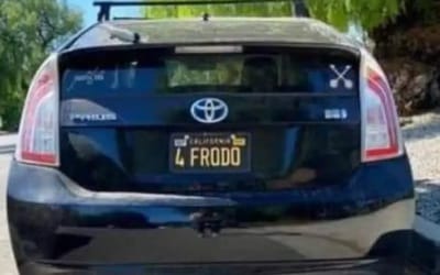 California man with 'Lord of the Rings'-themed license plate had his day made when Elijah Wood saw it