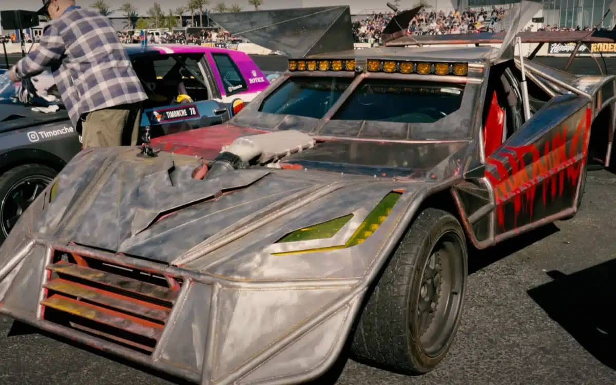 georgia-man-bored-wrecked-corvette-c7-mad-max-monster