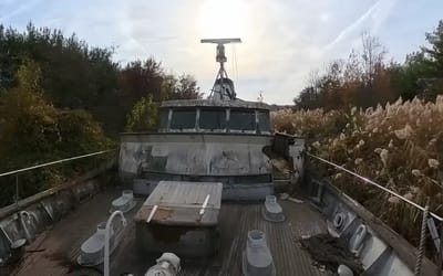This man kayaked to a long forgotten abandoned yacht in New Jersey and climbed aboard