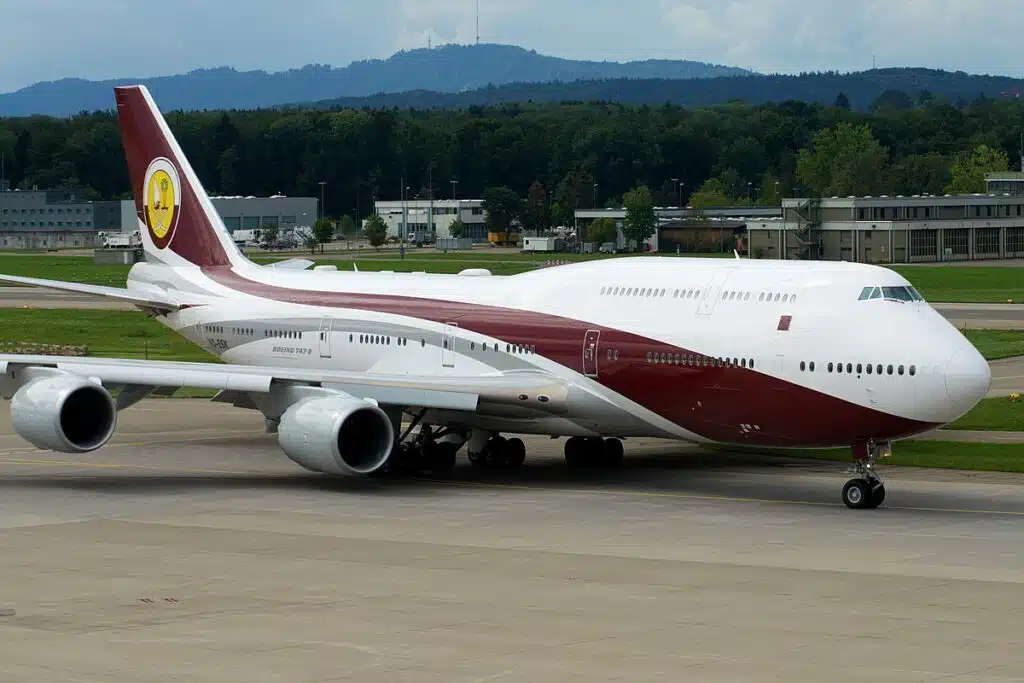 US has accepted Qatar's gifted Boeing 747 private jet for Air Force One fleet