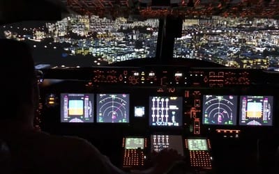 Man has ultra-realistic Boeing 747-400 simulator set up in his basement with incredible visuals
