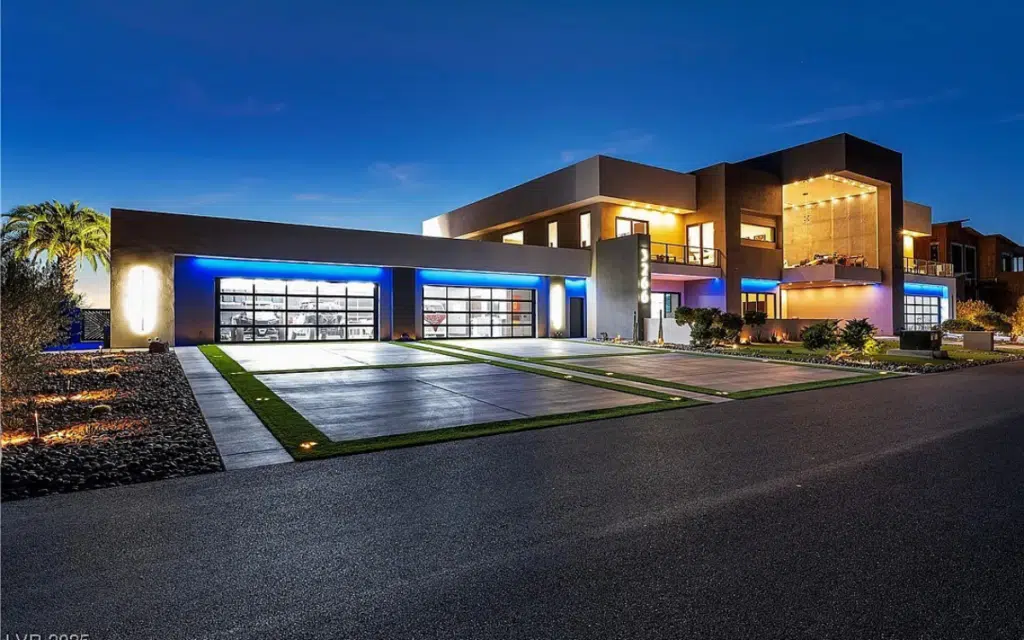 US millionaire has a Red Bull F1 car chilling in his living room