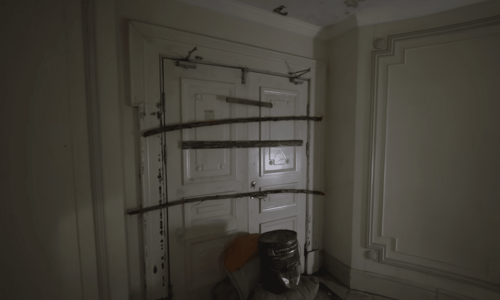 Entire Chinese neighborhood of mega mansions has been abandoned and it's now an eerie scene