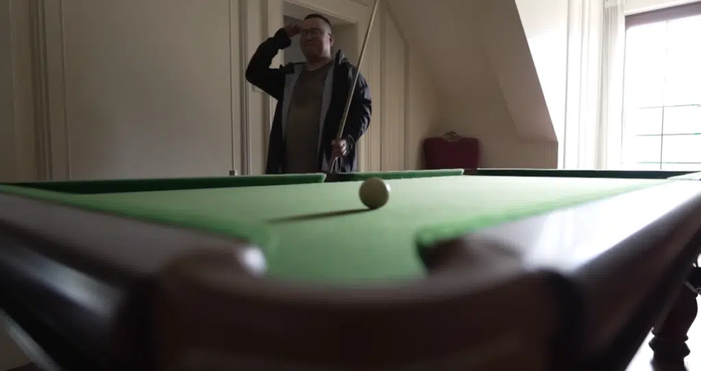 Entire Chinese neighborhood of mega mansions has been abandoned and it's now an eerie scene